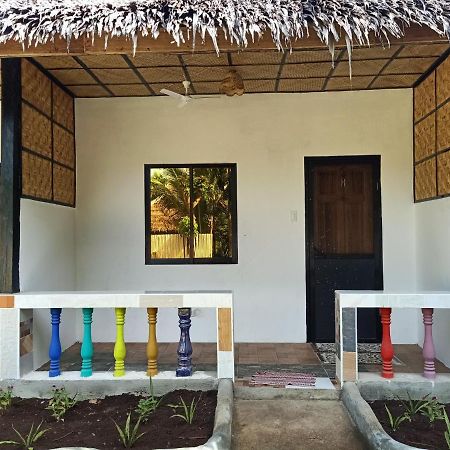 Lennon'S Place Backpacker Hostel Panglao Exteriör bild
