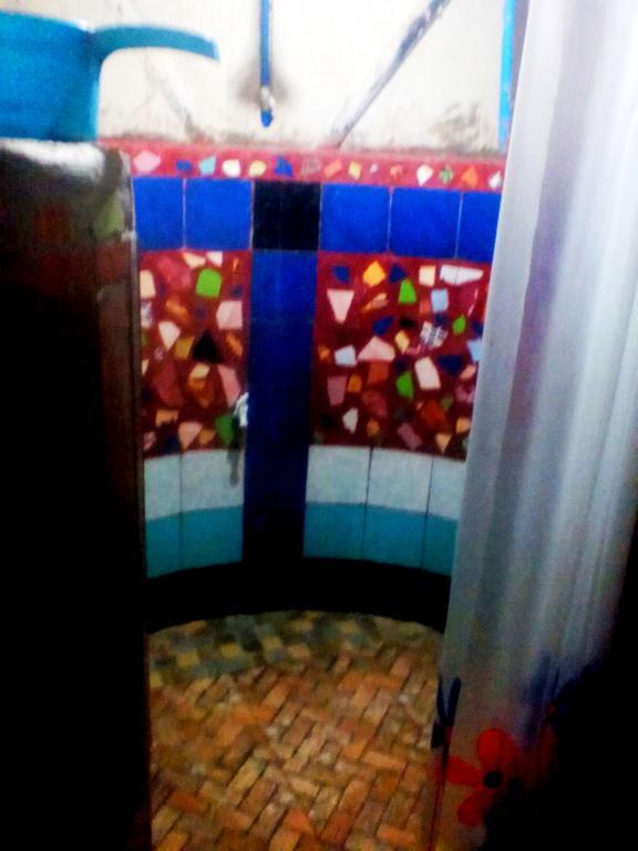 Lennon'S Place Backpacker Hostel Panglao Exteriör bild